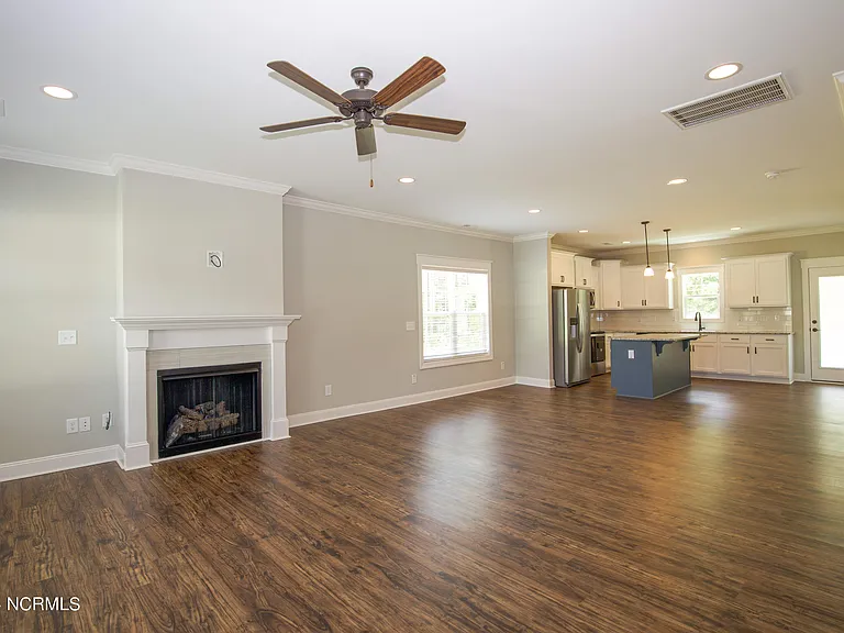 1021 Juniper Lake Rd — Photo 4