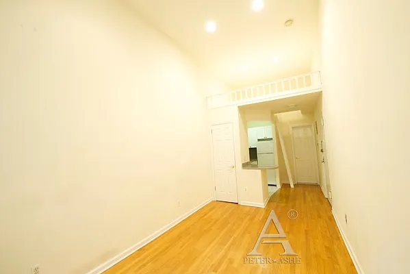 Rented by Peter Ashe | media 1