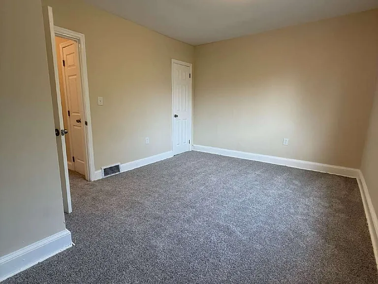 3426 Baker St NE — Photo 24