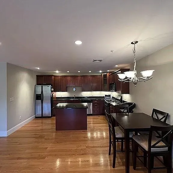 87 Franklin St #203 — Photo 1