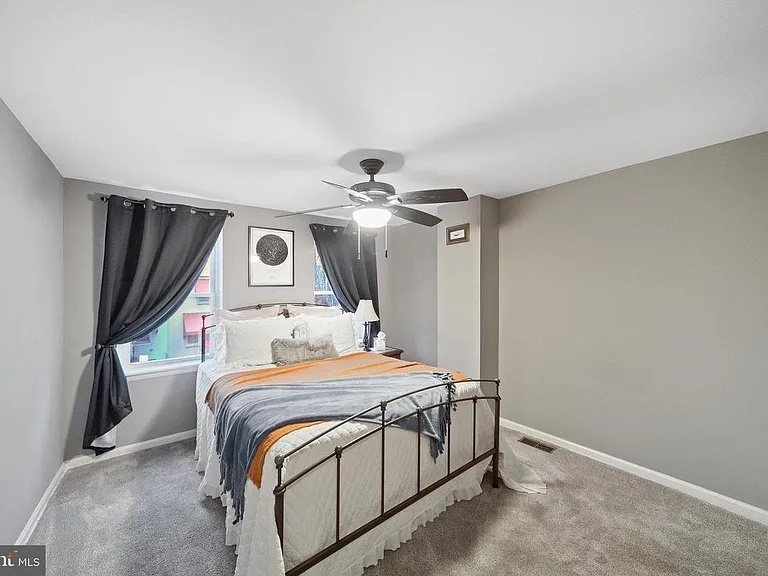 3319 Paine St — Photo 16
