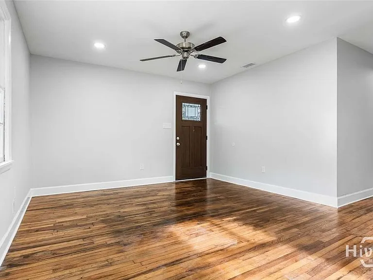2102 Auburn St — Photo 13