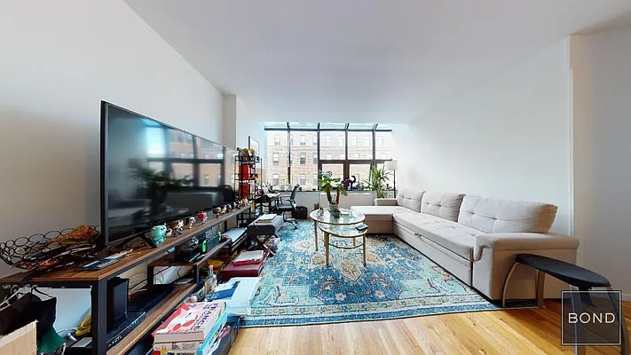 Rented by Bond New York | media 7