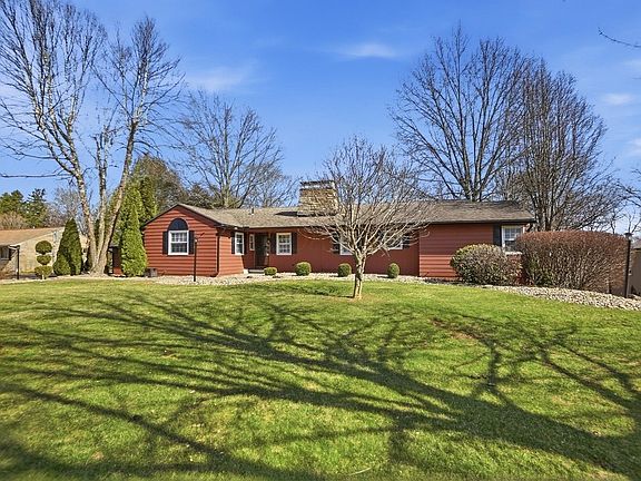 3rd image of 3210 Hilltop Rd