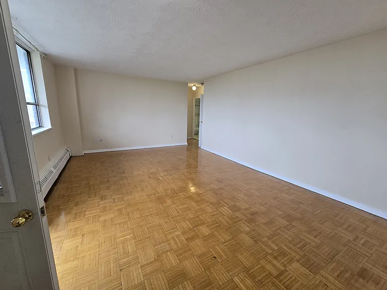 5950 Bathurst St #709 — Photo 22