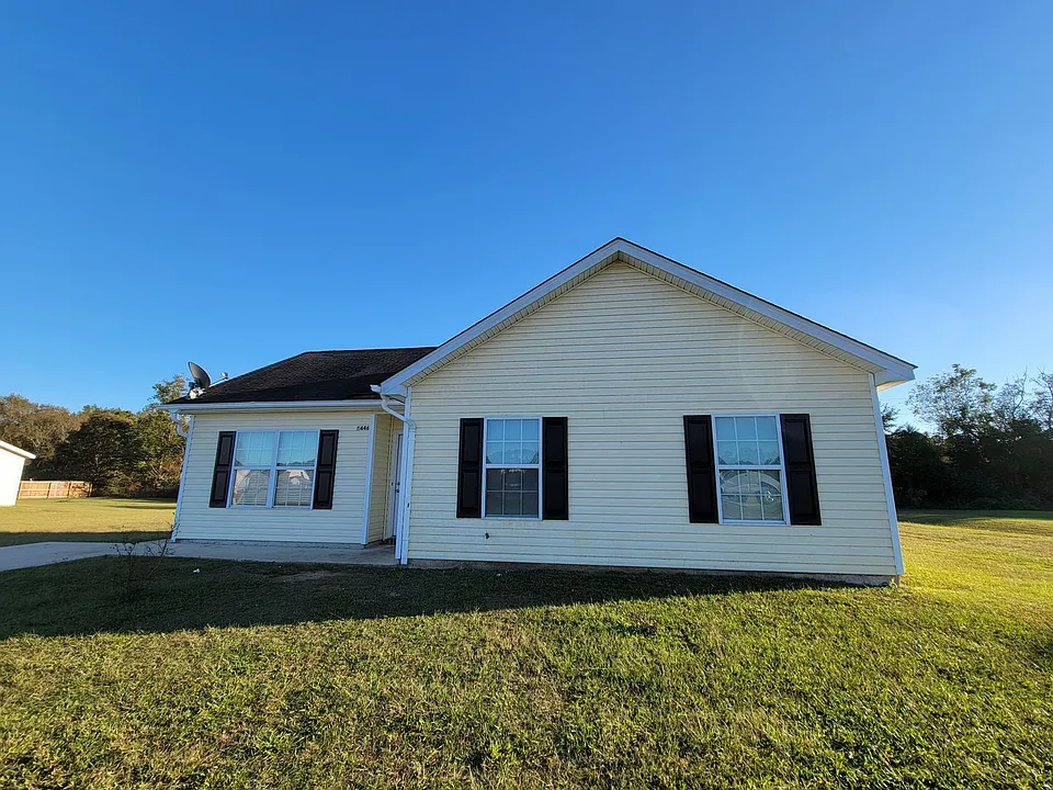 6446 Swallowtail Dr