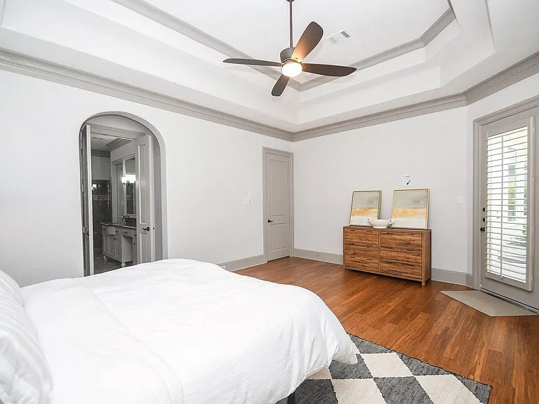 2702 Tudor Mnr — Photo 23