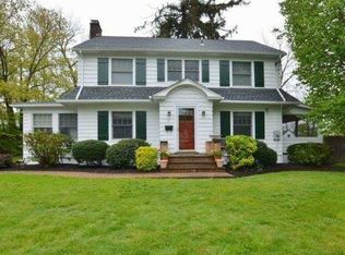 22 Abbott Dr, Halesite, NY 11743