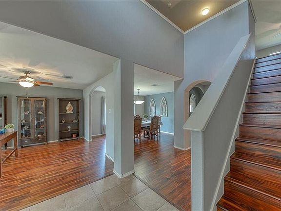 2nd image of 1120 Blewett Dr