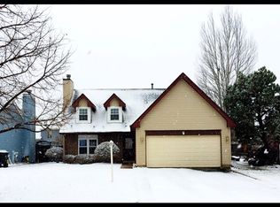 7 Aspen Ct, Streamwood, IL 60107