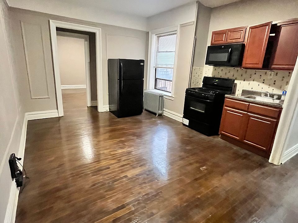 2nd image of 18 Kensington Ave APT 1A