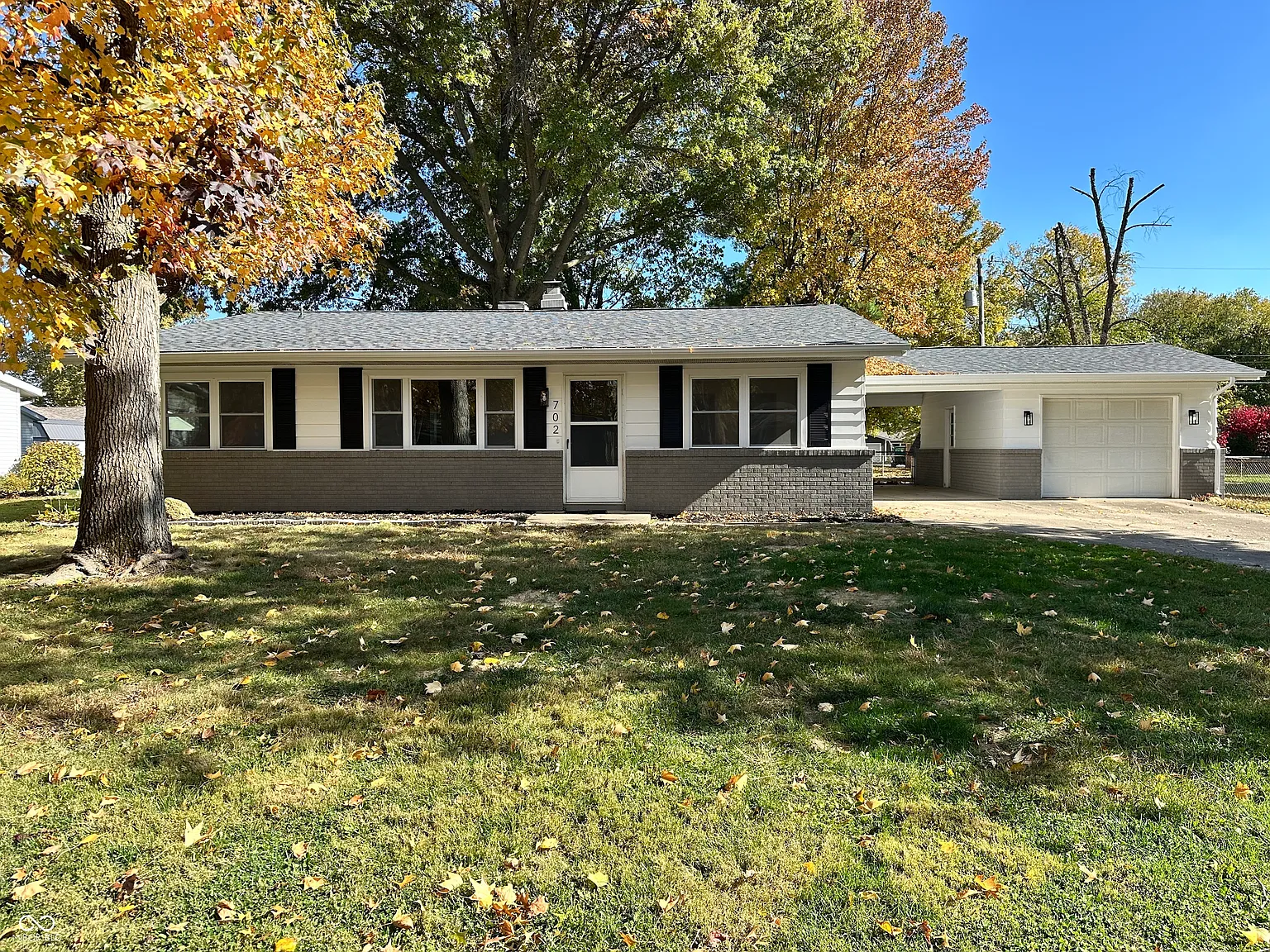 702 Pleasant Dr photo 1