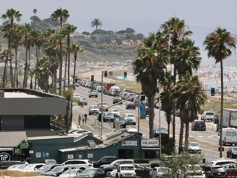 Sierra Seaside Flats $ 3295 ...1 Block To Beach....Top Floor Views — Photo 47