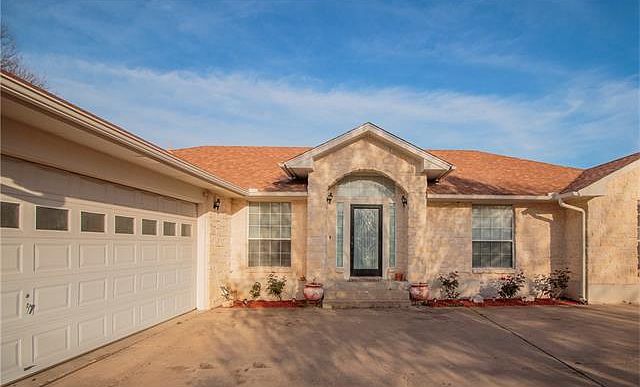 1st image of 9 Valley Creek Dr