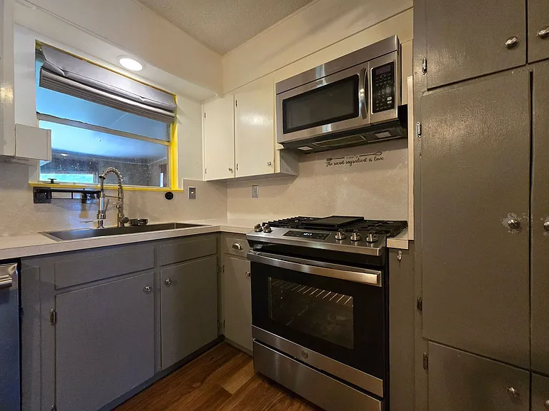 518 Kate St — Photo 4