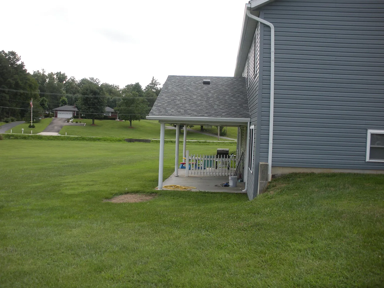 3 bed, 1000 sqft, $950 — Photo 3