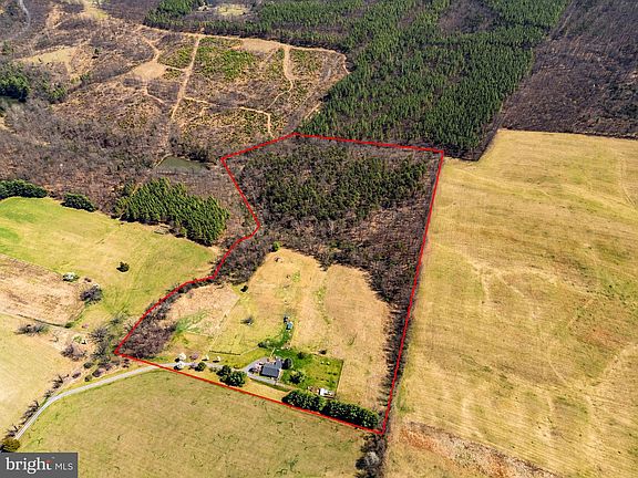 3rd image of 740 Whitacre Rd