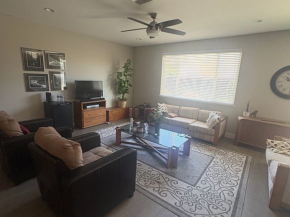 3rd image of 2578 Banks Dr