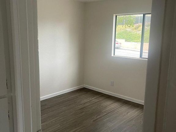 3rd image of 2399 E Beyer Blvd #16