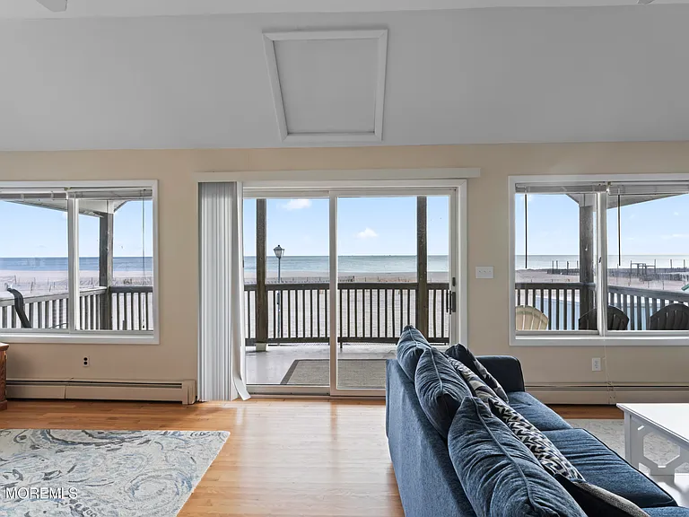 255 Boardwalk — Photo 22