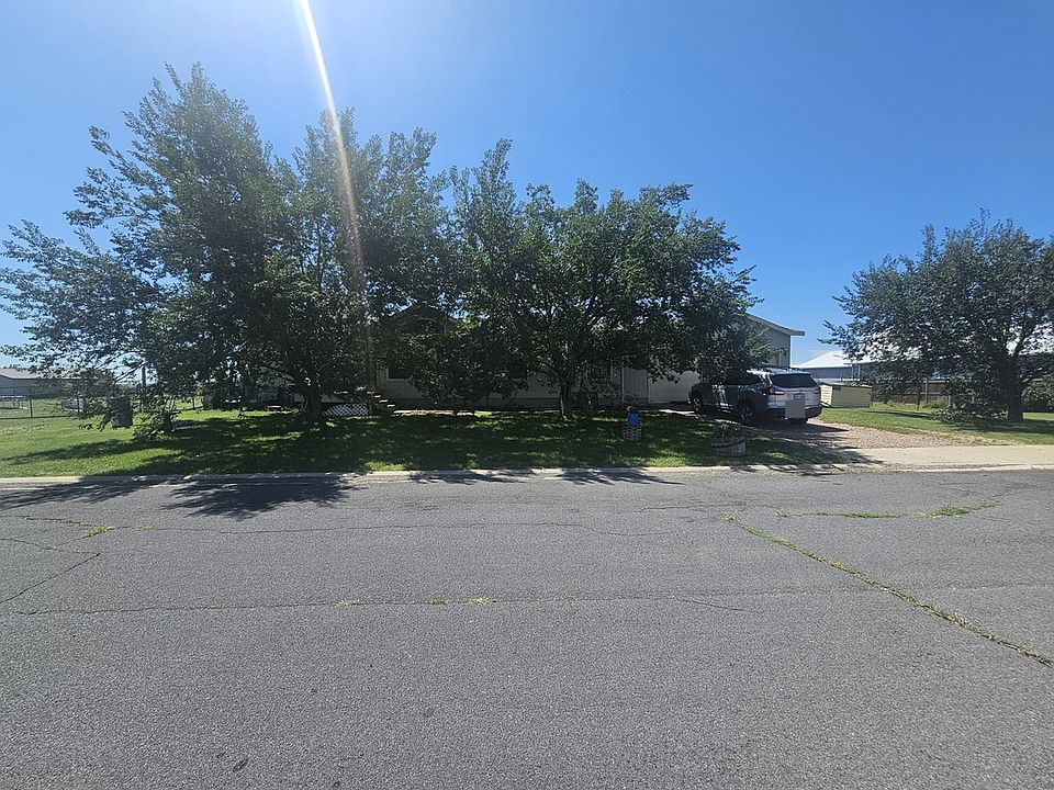 1st image of 808 8th St