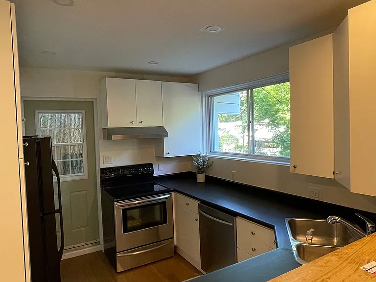 130 Neville Park Blvd — Photo 10