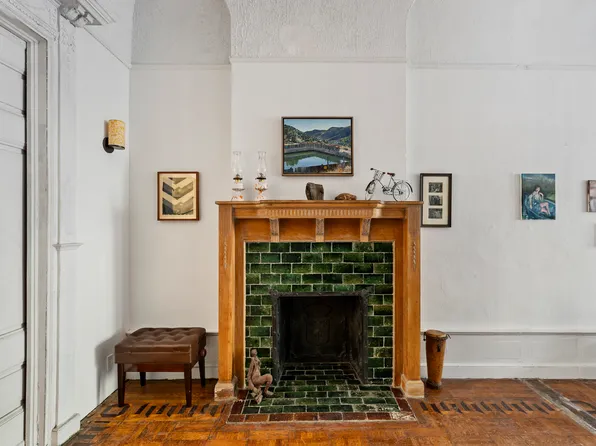 882 Park Place image 6 of 49