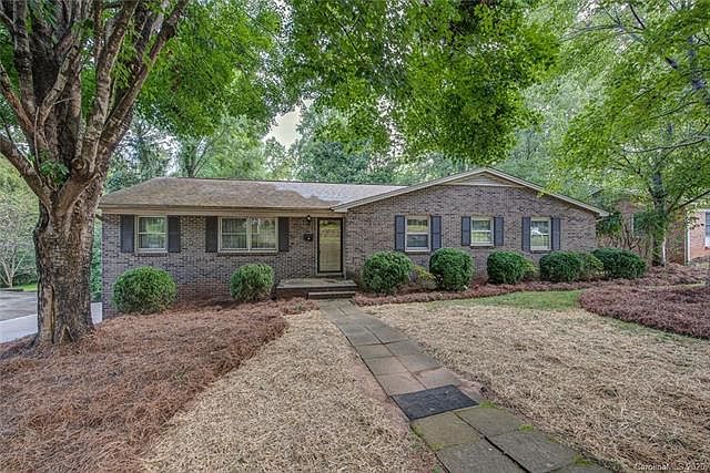 1st image of 308 Rosemary Ln