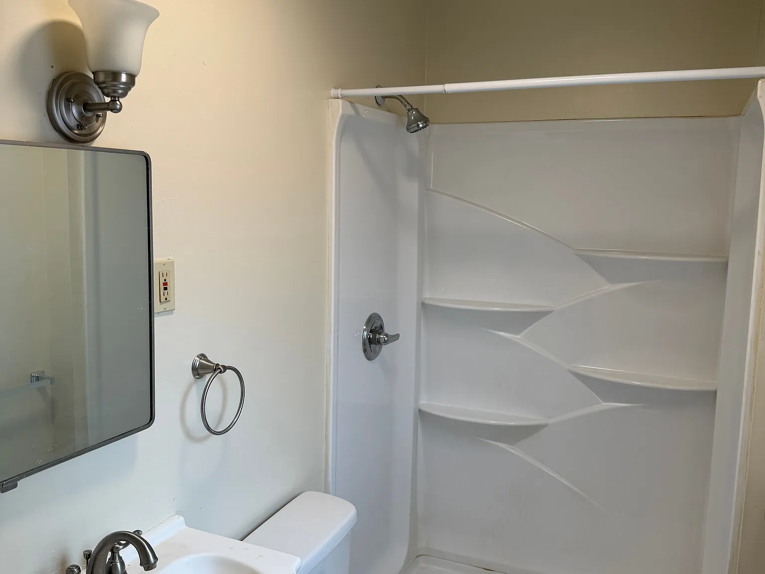 Studio, 400 sqft, $875 — Photo 3