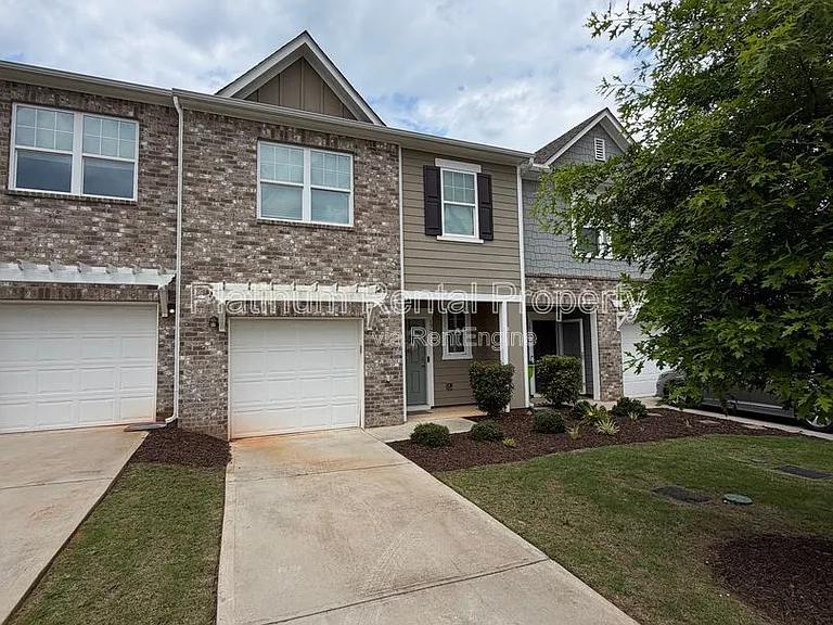 177 Swindon Dr — Photo 3