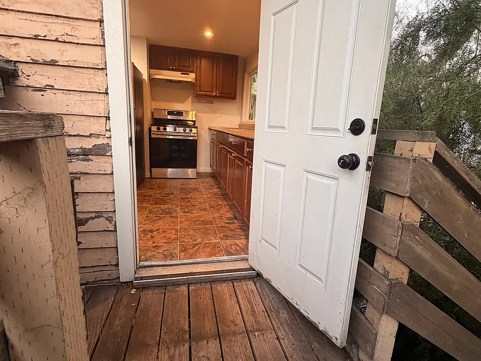 421 W University Ave #423