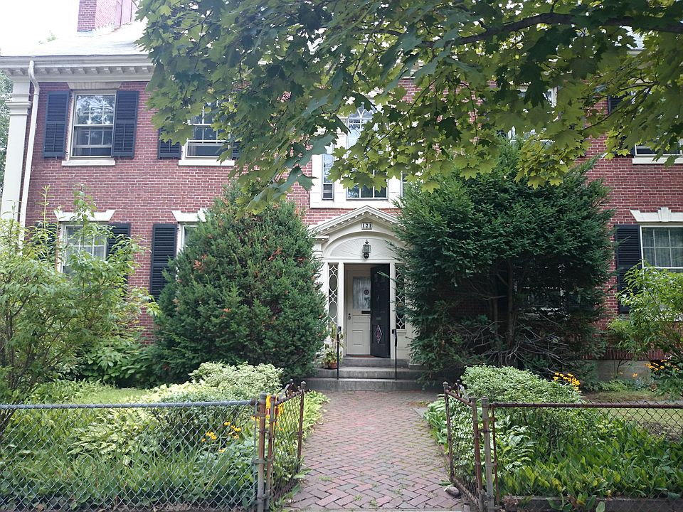 1st image of 121 Carlton St