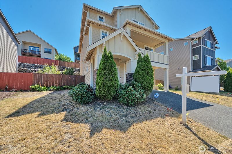 3rd image of 909 SW 338th Street