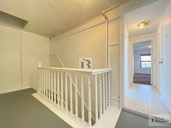 5th image of 1143 Dean St #4