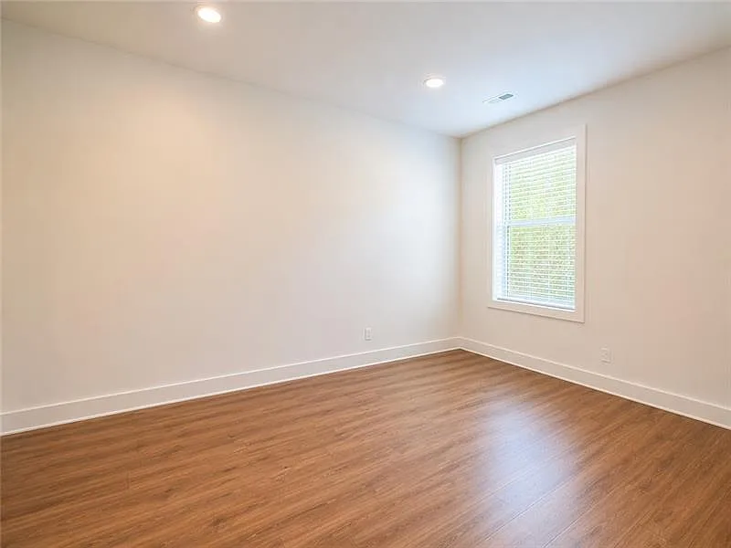 3 bed, 2.5 bath, 2131 sqft, $3,500 — Photo 4