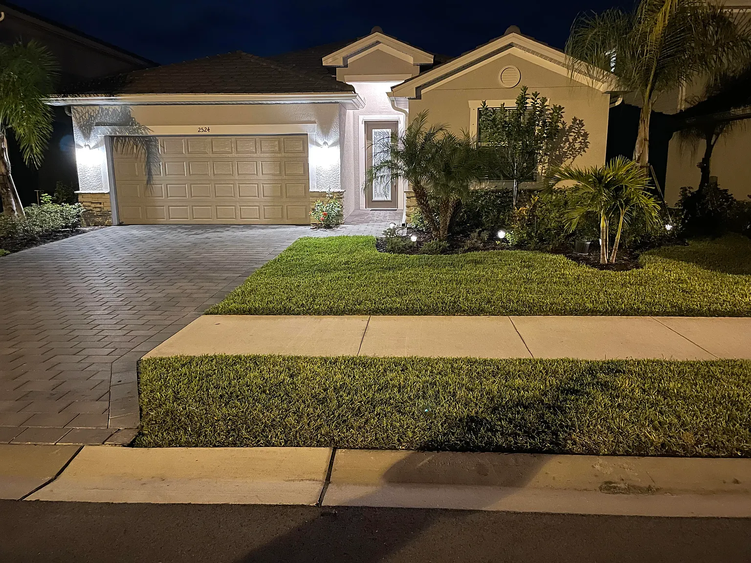 4 bed, 2032 sqft, $3,000 — Photo 3