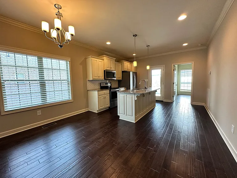436 Lucy Cir — Photo 9