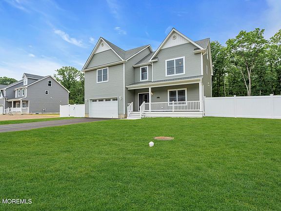 4th image of 871 Woodbury Drive