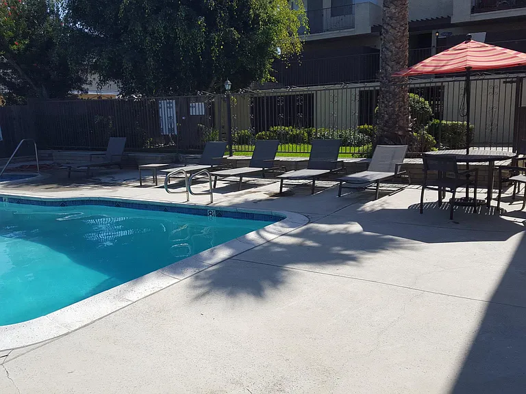 2205 Farrell Ave — Photo 6