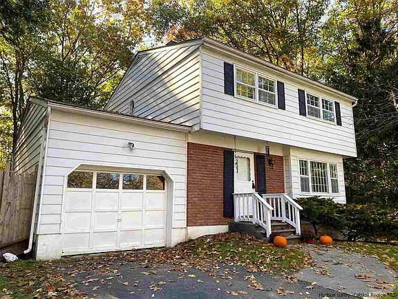 2nd image of 109 Kent Ct
