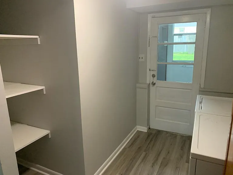 214 Marion Ave — Photo 13