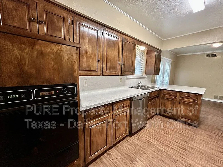 2411 E Mitchell St — Photo 13
