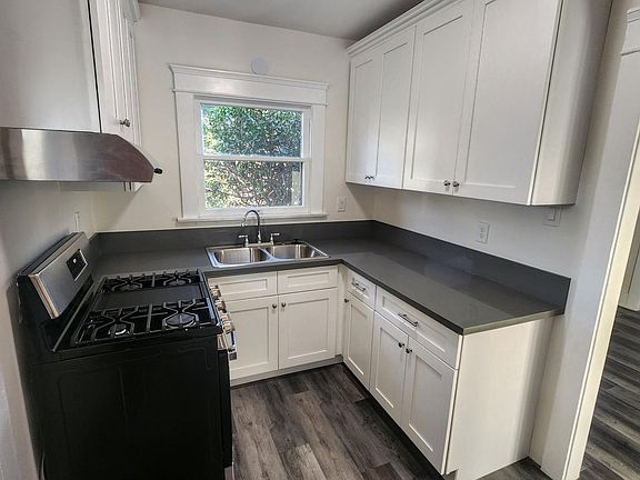 4th image of 203 N Canyon Blvd
