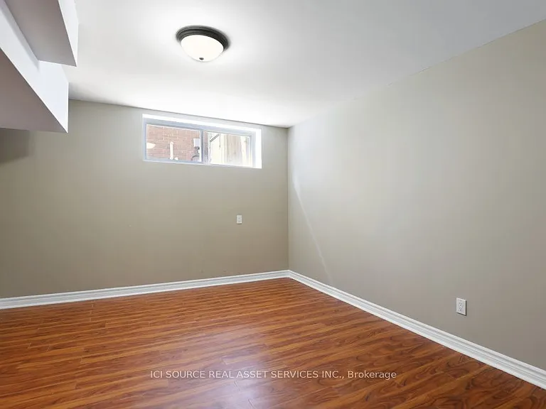 1371 Kilborn Ave — Photo 30
