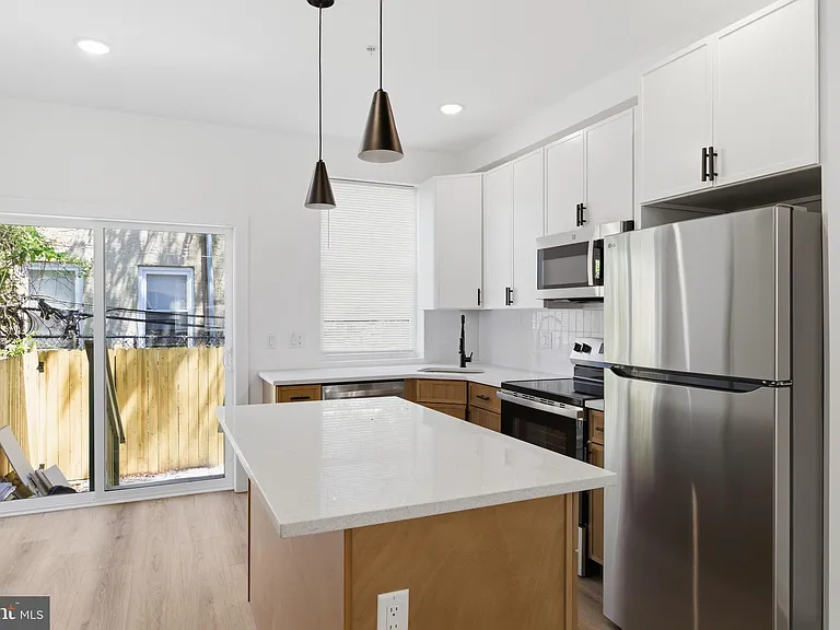 617 W Cumberland St #1 — Photo 5