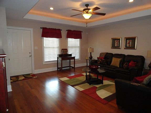 2nd image of 940 Morningside Dr #0