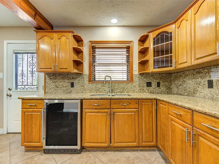 9922 Carmalee St — Photo 26