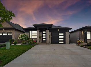 37 Kensington St, Welland, ON L3C0G4