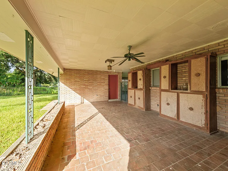223 Stephanie Ave — Photo 24