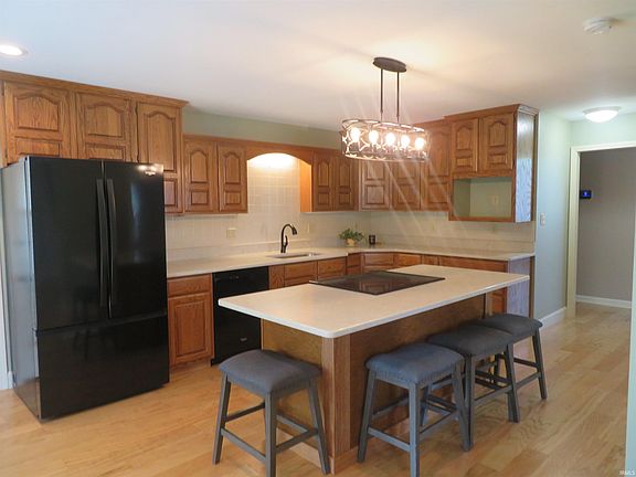 3rd image of 7511 W Middlefield Rd